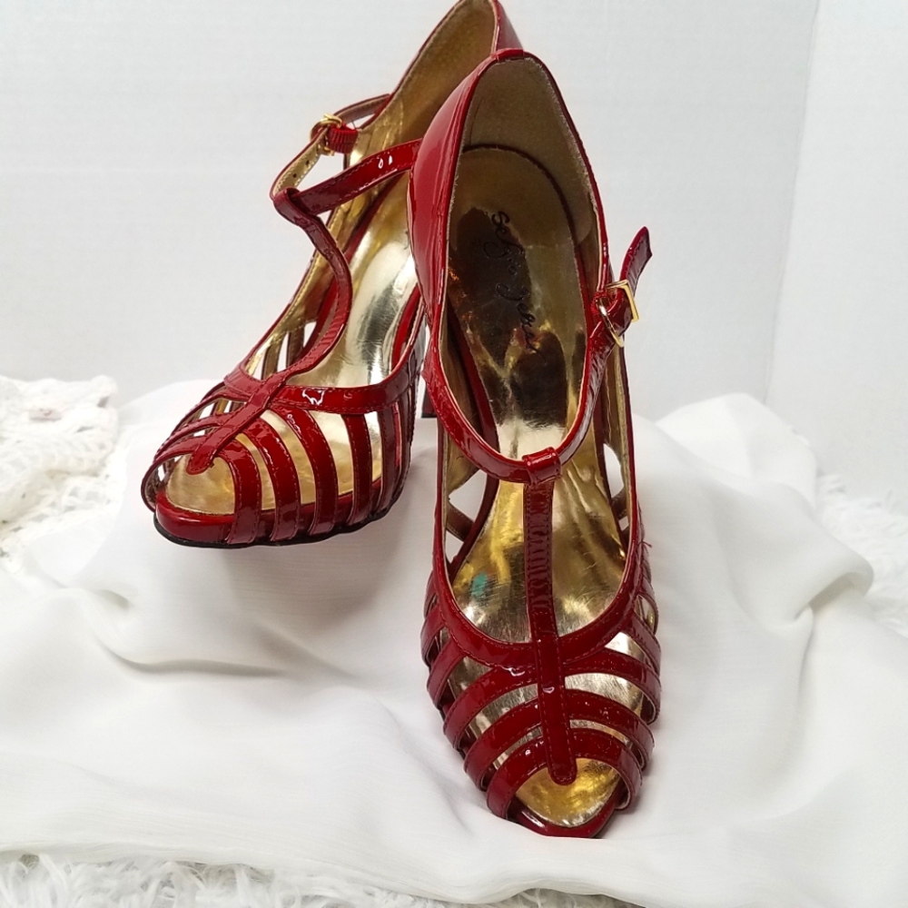 Sergio Zelcer Red patent leather Brazilian heels